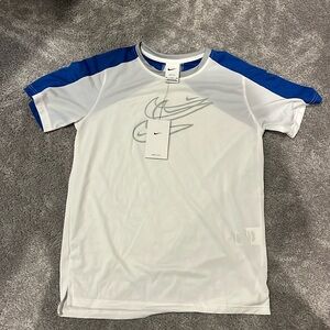 Nile T shirt, NWT Dri-fit material